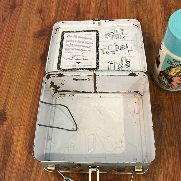 Bionic Woman 1978 vintage lunchbox with thermos - Picture 4 of 6